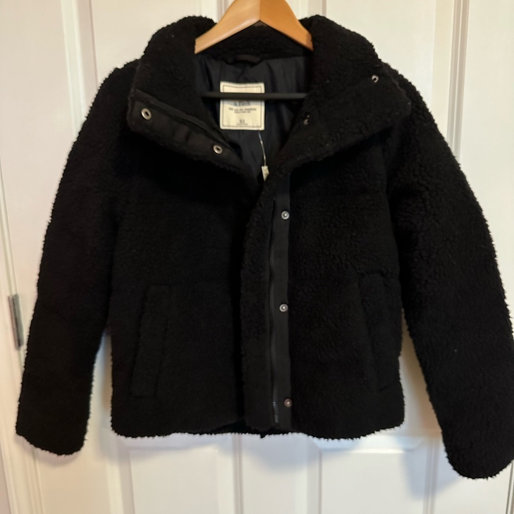 NWT Abercrombie & Fitch Black Puffer Teddy Sherpa Coat Size XS